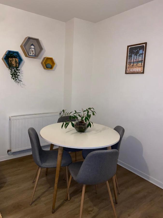 Superbe Appartement Au Calme Avec Parking Gratuit. Merignac  Exterior photo
