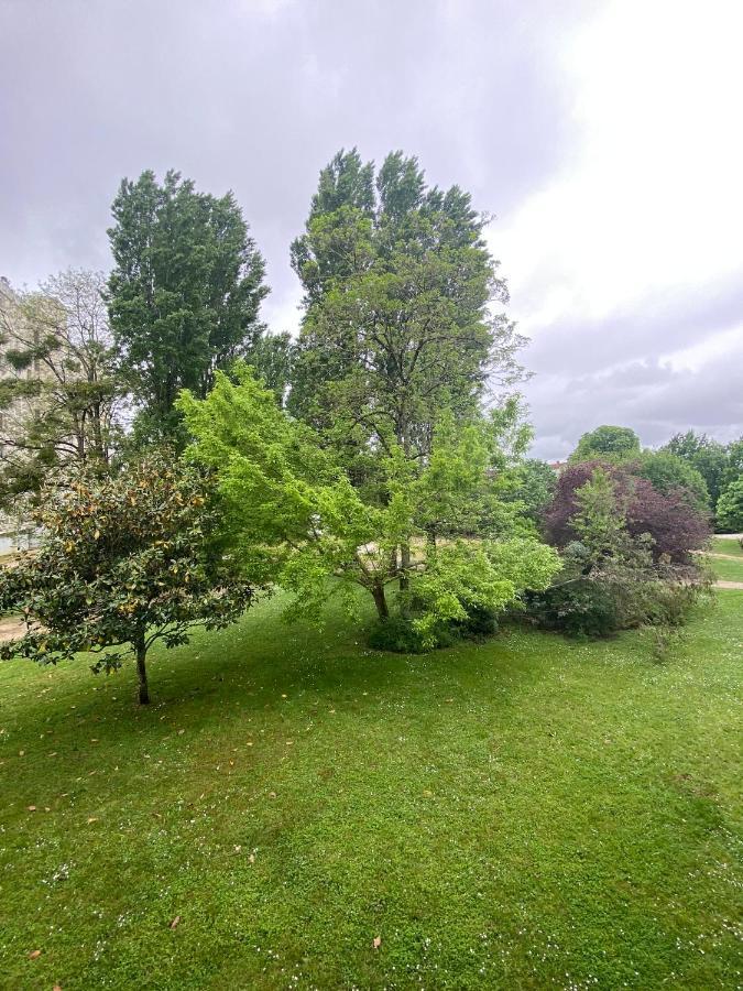 Superbe Appartement Au Calme Avec Parking Gratuit. Merignac  Exterior photo