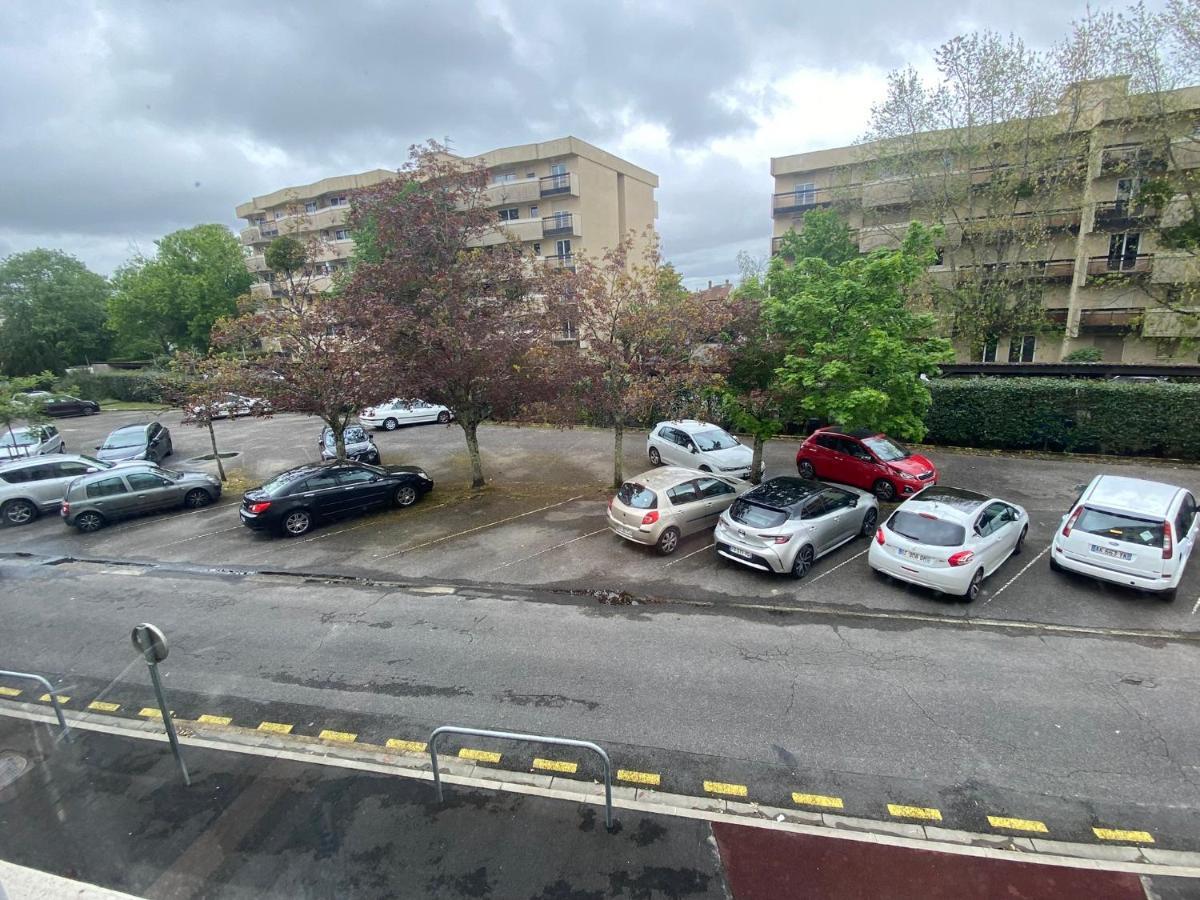 Superbe Appartement Au Calme Avec Parking Gratuit. Merignac  Exterior photo